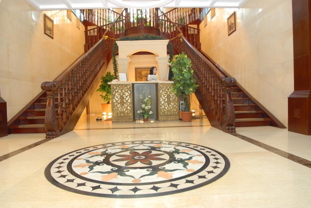 Merey Hotel Karaganda Ngoại thất bức ảnh